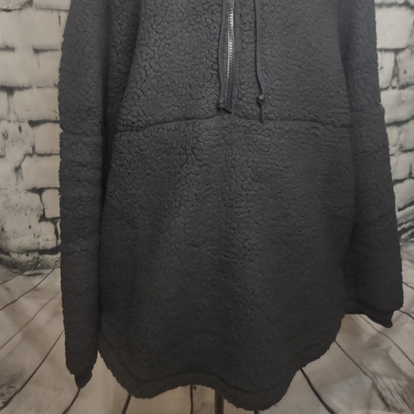 Victoria's Secret PINK Sherpa Hooded Pullover - Picture 11 of 16